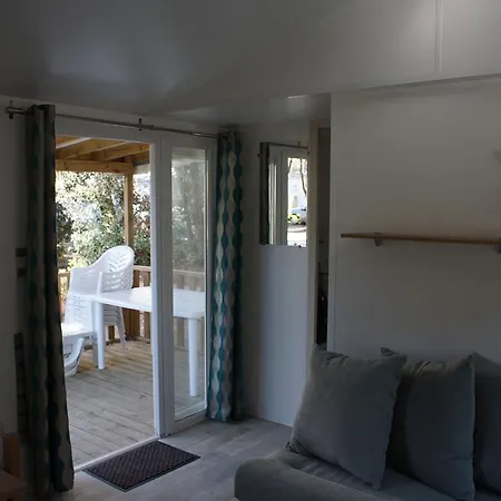 Locations Vacances Les Pierres Couchees سانت-بريفين-لي-بان